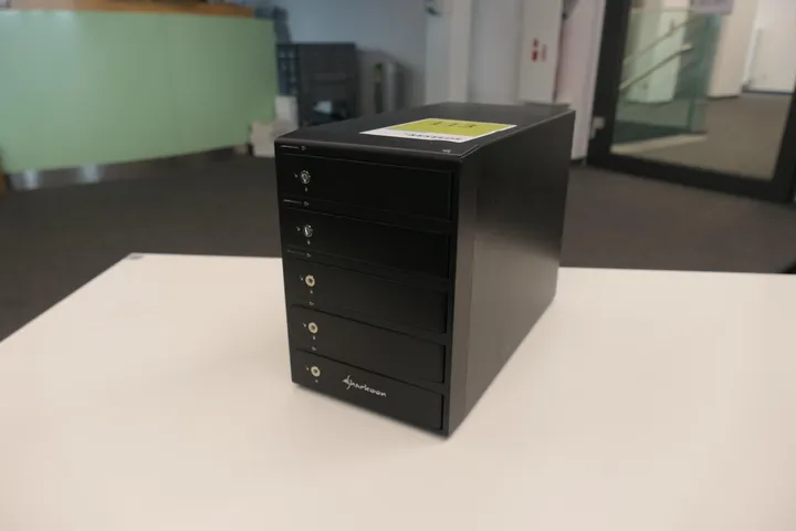 Sharkoon 5-Bay Raid Box